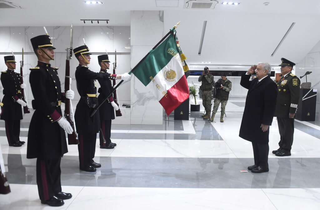 Presidente clausura festejos por Bicentenario del Heroico Colegio Militar; Fuerzas Armadas cumplen misiones fundamentales en la 4T