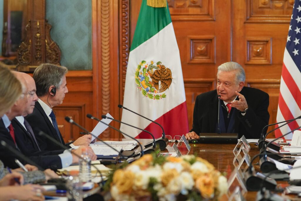 México y EUA logran acuerdos en economía, seguridad y migración