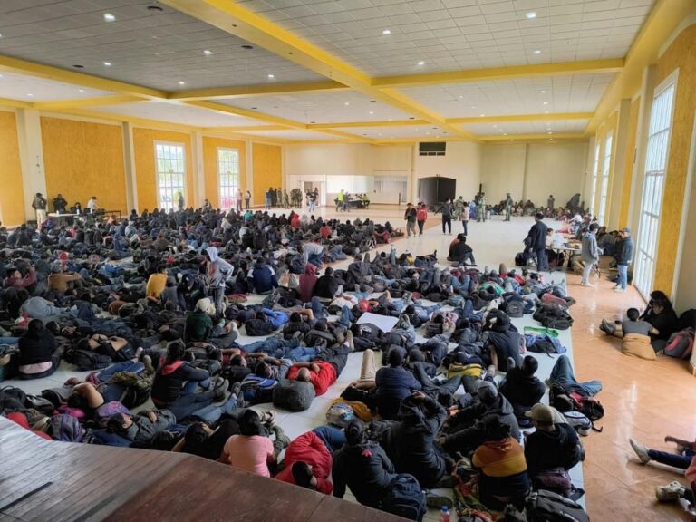 INM rescató a 726 migrantes ocultos en bodega en Tlaxcala