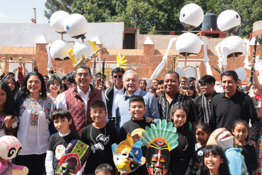 Presidente AMLO anuncia inauguración de fábricas de la SEDENA en Puebla