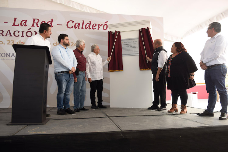 Gobierno garantiza agua en el país con importantes obras: AMLO; inaugura acueducto para Guadalajara