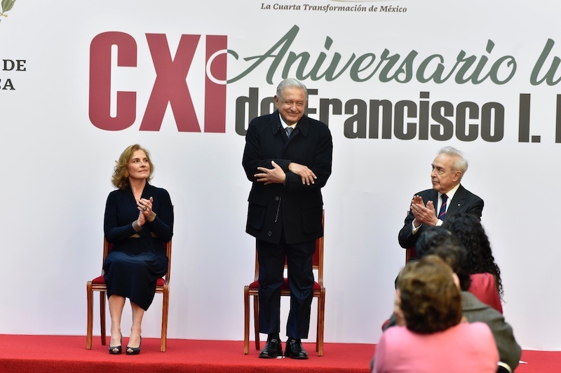 Críticos a la 4T se expresan sin riesgo, dice Vasconcelos en homenaje a Madero