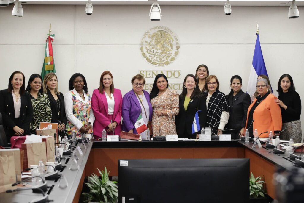 Asegura Ana Lilia Rivera que es momento de construir un nuevo paradigma de gobierno femenino