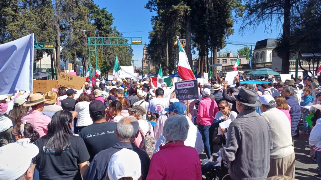 Toluca realizó con éxito la 'Marcha por la Democracia'
