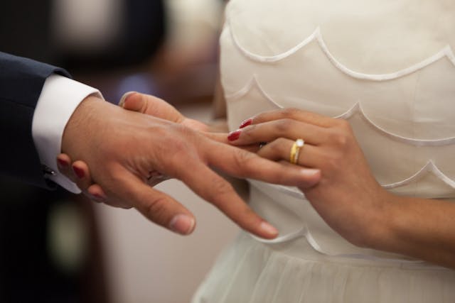 Senado deroga artículo para que, tras un divorcio, la mujer pueda casarse después de 300 días