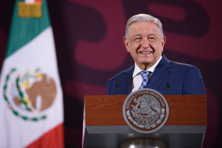 AMLO propone reunión entre Segob, SRE e INE para garantizar voto de mexicanos en el extranjero