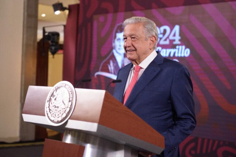 López Obrador acusó que el libro “La Historia Secreta” es parte de la campaña “NarcoPresidente” en su contra