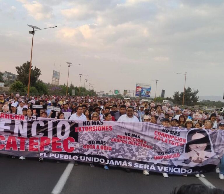 Decenas de vecinos de Ecatepec participan este lunes en la “Marcha del Silencio”
