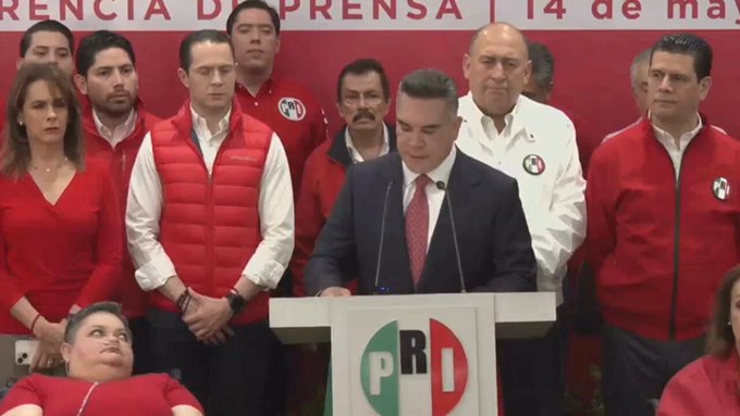 Alito Moreno pide a Máynez declinar a favor de Xóchitl y a cambio renuncia a dirigencia del PRI y candidatura al Senado