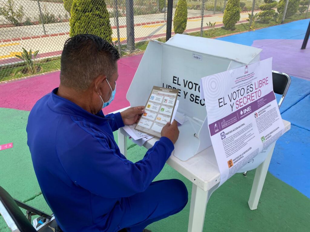 Inicia votación anticipada en penal de Neza Bordo: 921 personas privadas de su libertad votarán