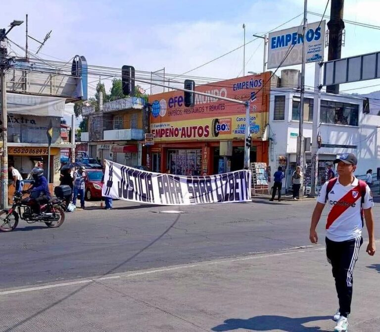 Protesta por feminicidio: Familiares y amigos de Sara Lizbeth bloquean Vía Morelos exigiendo justicia
